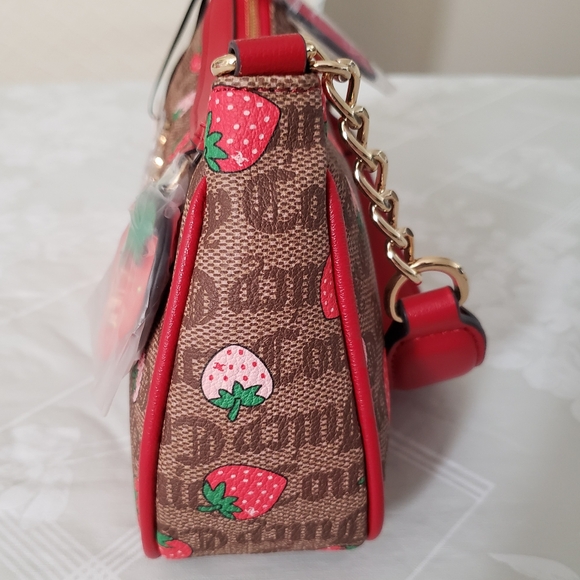 Juicy Couture Freshly Picked Strawberry Shoulder Bag Chestnut Chino/Cool Red NWT - Picture 4 of 16